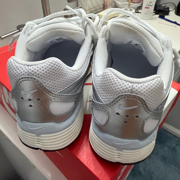 Nike p6000 (metallic silver) blue tint - Picture 6 of 12